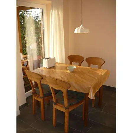 בית נופש With 1 Bedroom באד צווישנהם